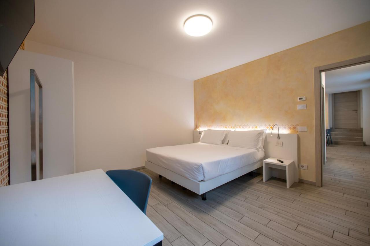 YUGOGO GRAZIOLI 27 Trento Centro Exterior foto