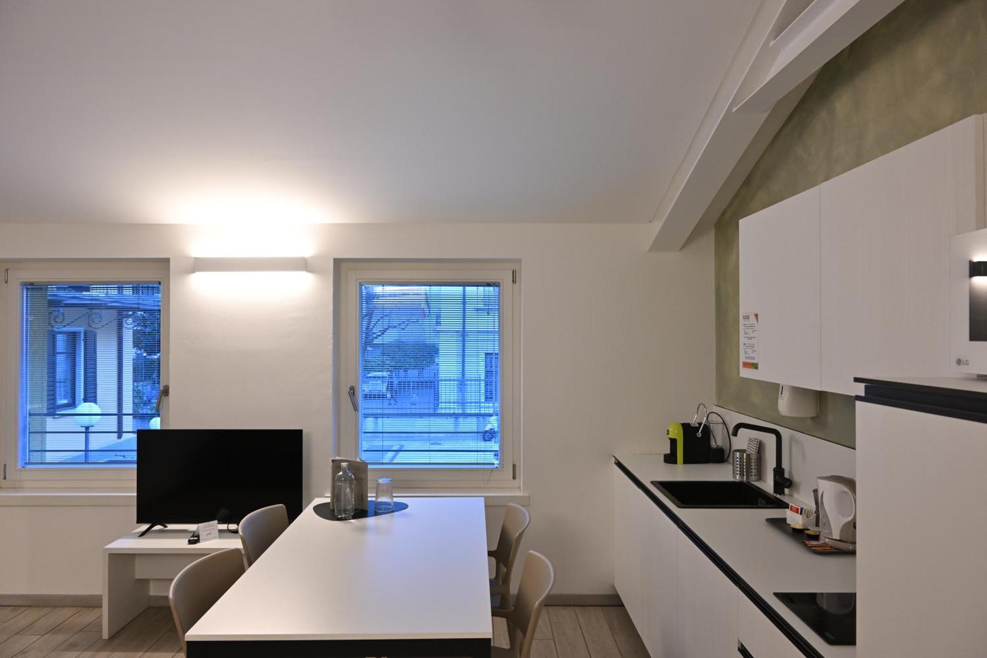 YUGOGO GRAZIOLI 27 Trento Centro Exterior foto